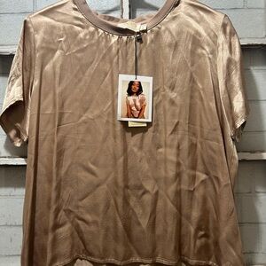 NWT Nation LTD Zoe Hammered Satin Crewneck Tee | Gold Champagne Shimmer